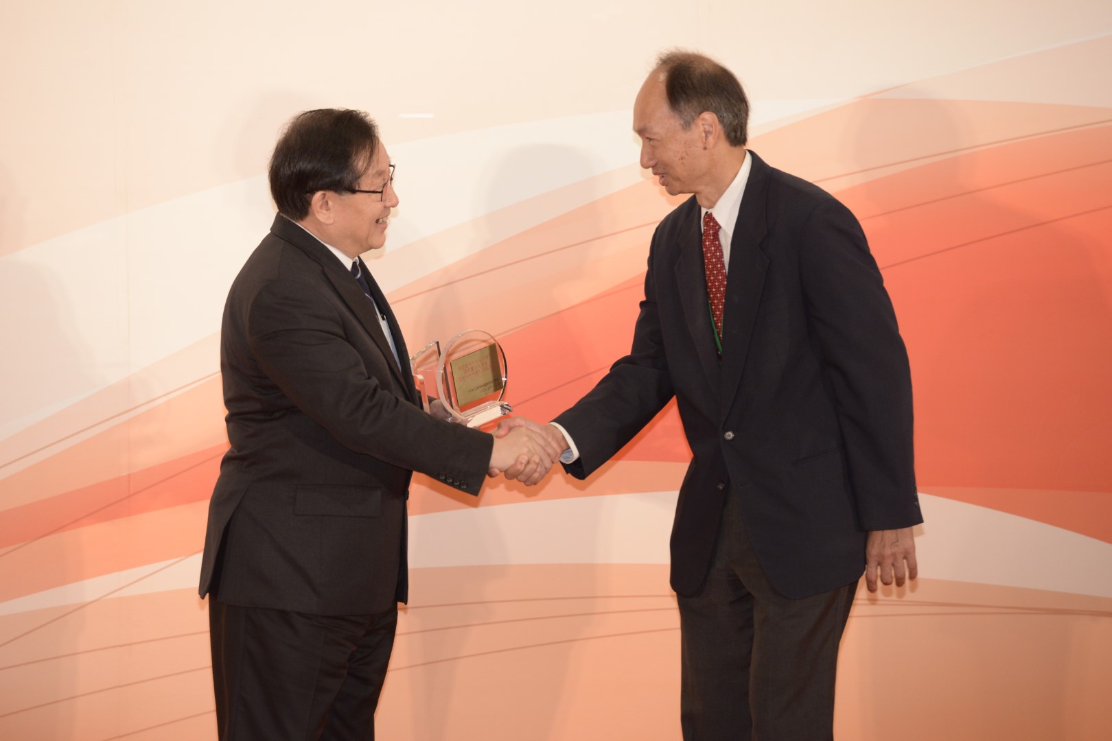 CPPCC Vice-Chairman and Minister of Science and Technology Prof Wan Gang Leads a Delegation to Visit and Award Plaque to the PSKL