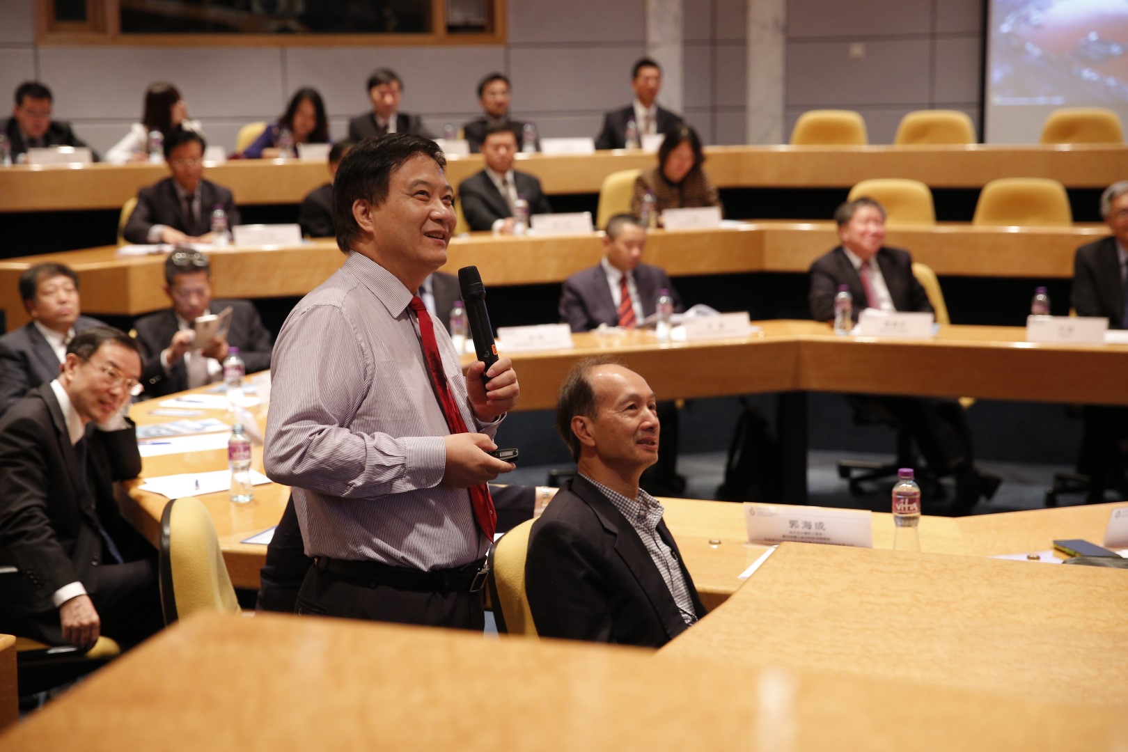 Vice Minister of MOST, Prof. Cao Jianlin Leads a Delegation to visit the HKUST and PSKLs