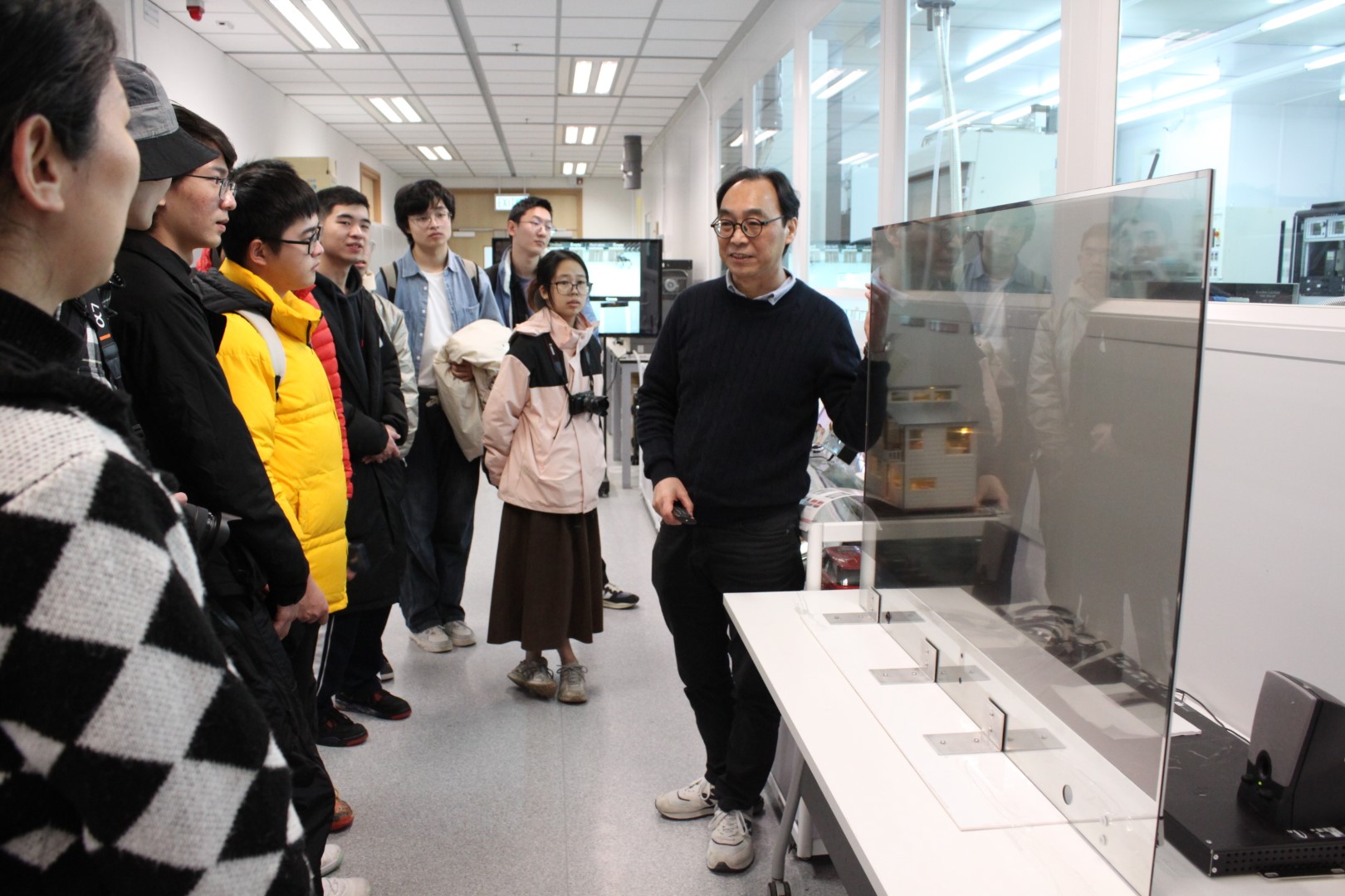 Visit from students of College of Optical Science and Engineering, Zhejiang University