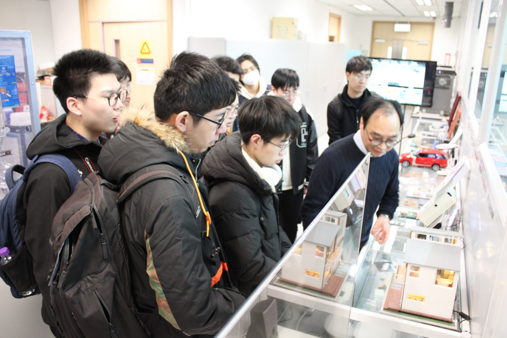 Visit from students of College of Optical Science and Engineering, Zhejiang University