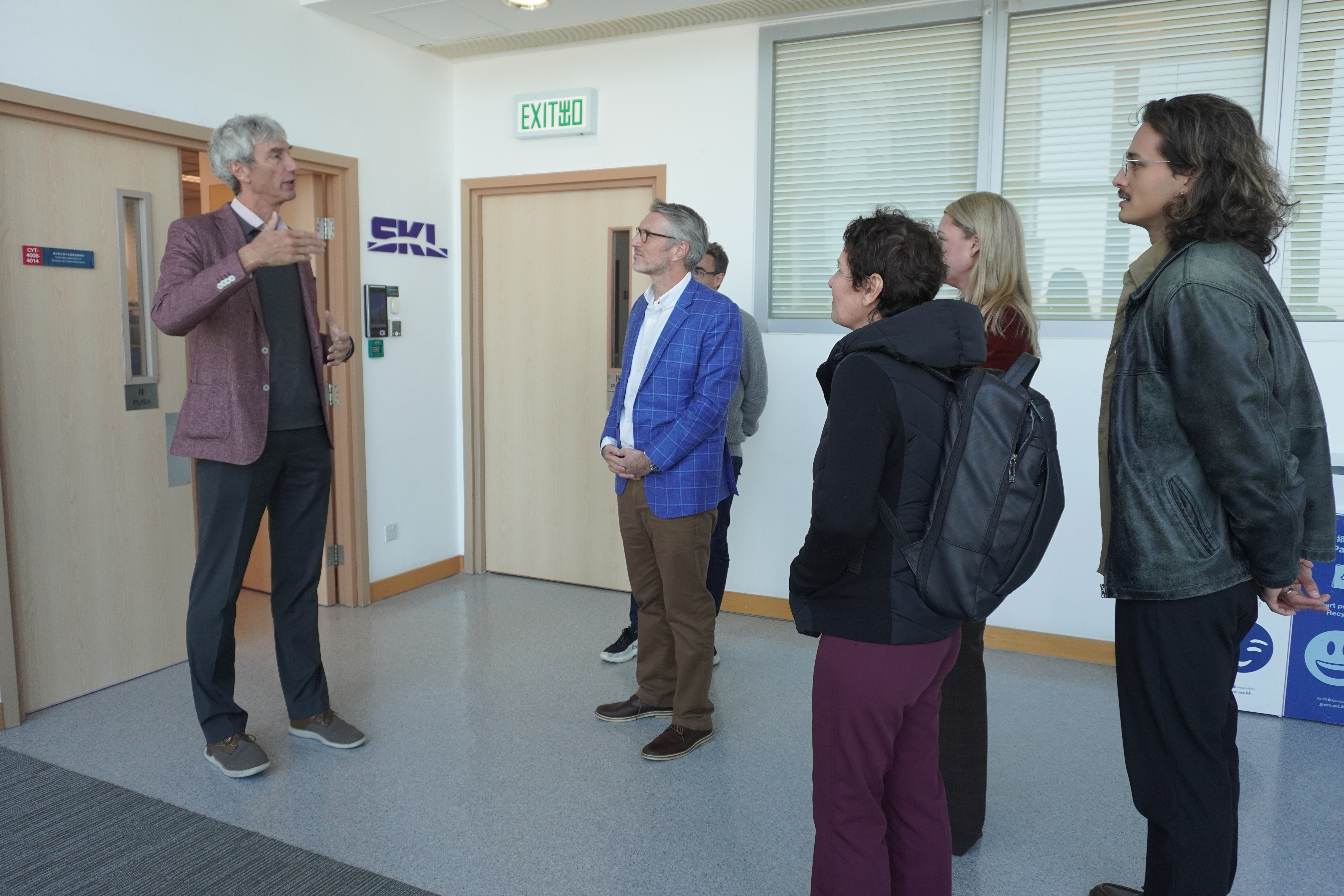 Mr. Daniel FREIHOFER and Consul General of Switzerland