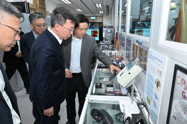 Mayor of Nanjing and Delegation of Southeast University