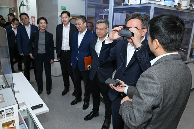 Mayor of Nanjing and Delegation of Southeast University